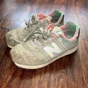 NEW BALANCE LITTLE GIRLS SHOES